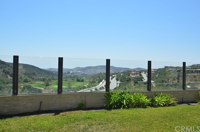 Building Photo - 37 Via Soria Via