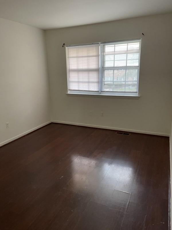 Building Photo - 8200 Walutes Cir