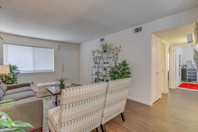 Building Photo - 17825 Kings Park Ln