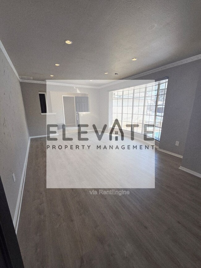 Foto del edificio - 1809 N Oakhill Rd