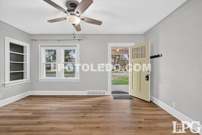 Building Photo - 2428 Bucklew Dr