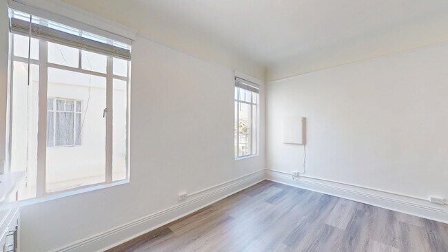 Foto del edificio - 3272 21st St
