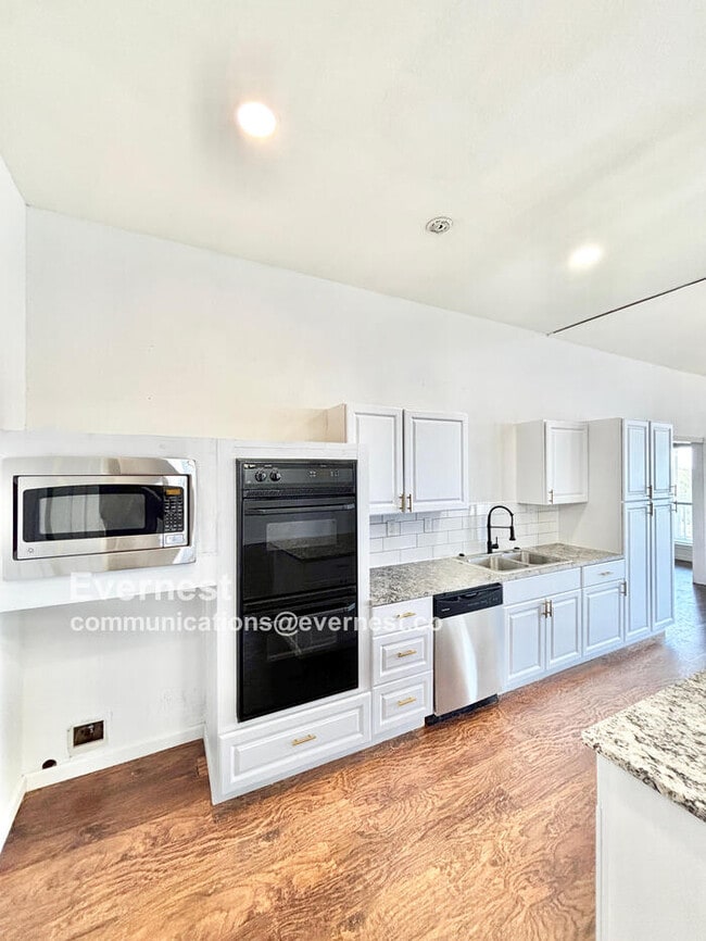 Building Photo - 11156 Windjammer Dr