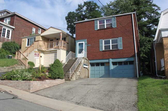 Building Photo - 208 Marion Ave
