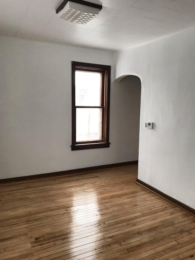 Living Room - 202 W Mill St