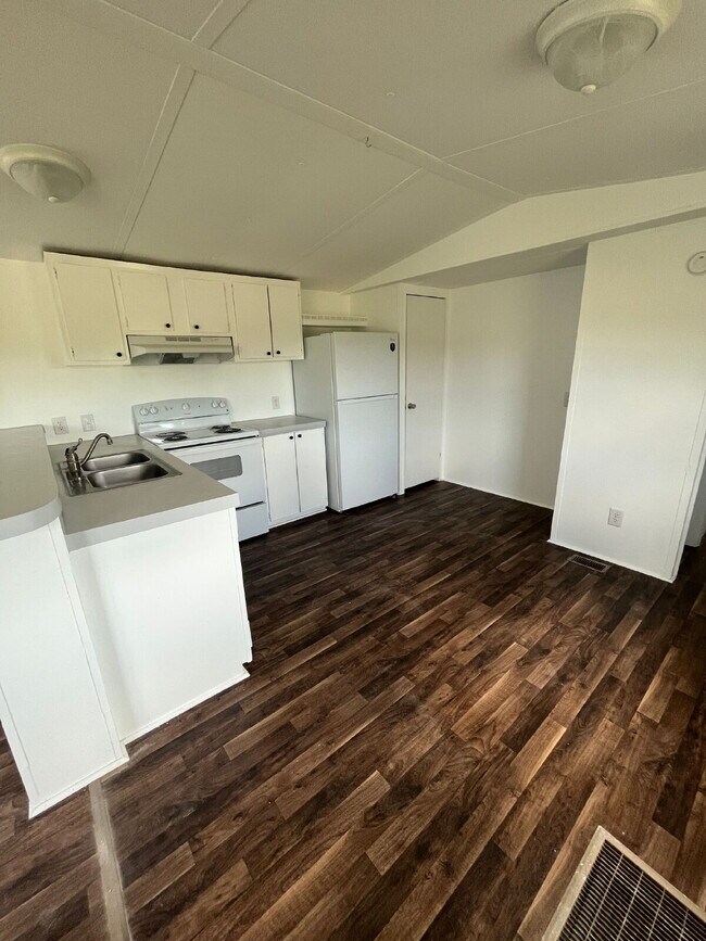 Foto del edificio - 2 BR, 2 BA single-wide in Pikeville *LAWN CARE INCLUDED*