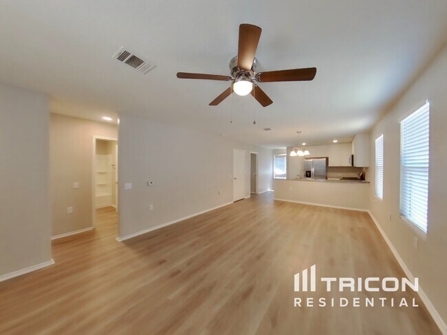 Foto del edificio - 13118 Ashworth Blvd