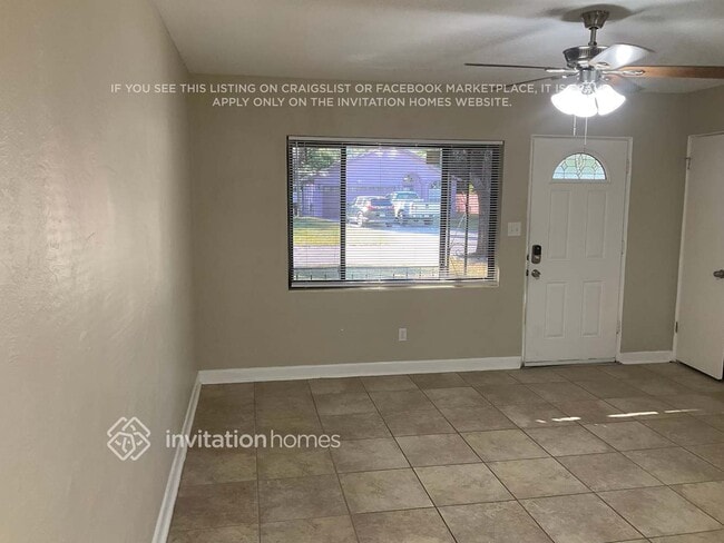 Foto del edificio - 5609 Sandalwood Dr