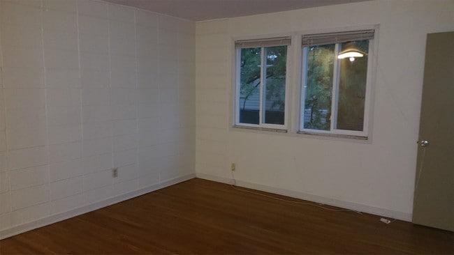 Building Photo - 7638 Dale Ave