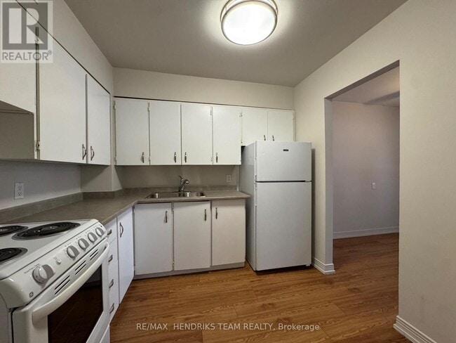 Building Photo - 156 Fitch St