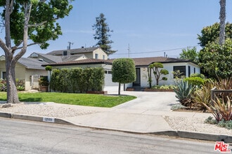 Building Photo - 12800 Stanwood Dr