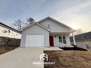 Building Photo - 235 Willowridge Ln