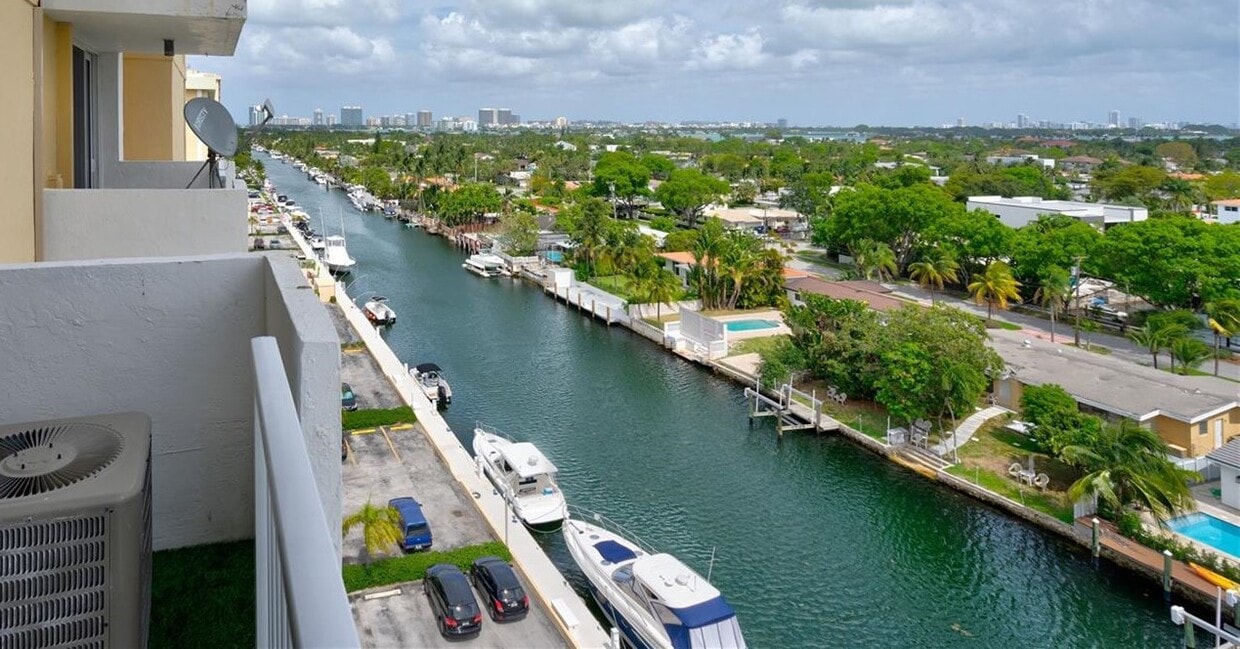 2000 NE 135th St, North Miami, FL 33181 Condo for Rent in North Miami