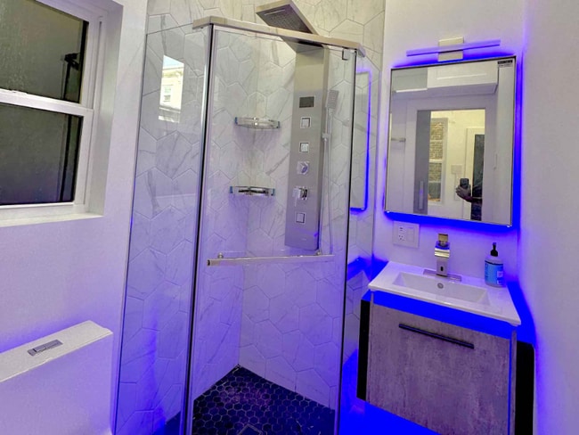 Foto del edificio - 196 Danforth Ave