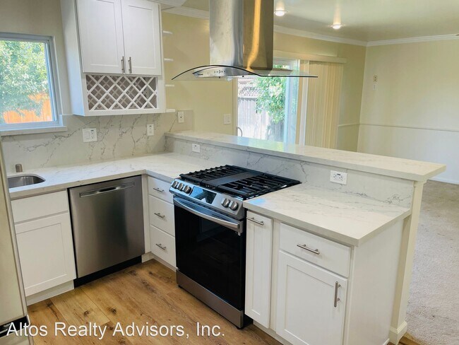 Building Photo - 4 br, 3 bath House - 511 Humber Court