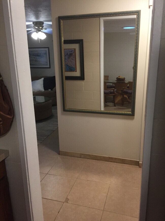 Building Photo - Waiehu Beach Rd- 2bed/2bath Ohana