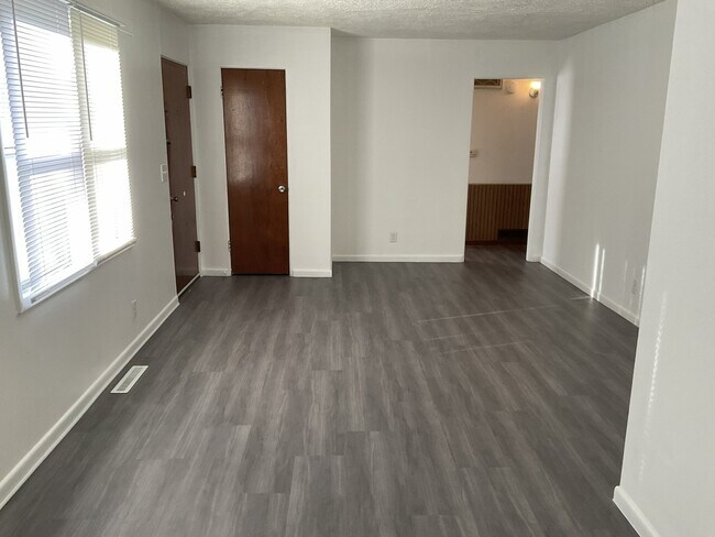 Foto del edificio - 671 S 69th St
