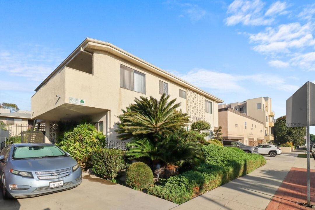 Foto del edificio - 1822 Corinth Avenue,