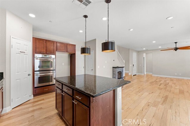 Foto del edificio - 27425 Blackstone Rd