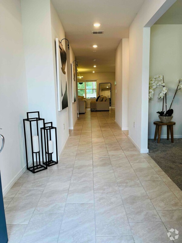 Building Photo - 30572 Thunderbird Dr