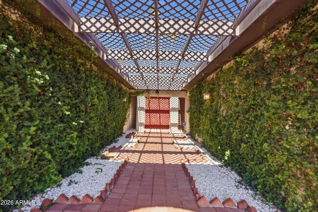 Foto del edificio - 6311 N 74th St