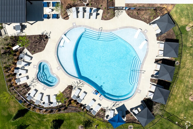 Área de piscina - The Baldwin Modern Apartments