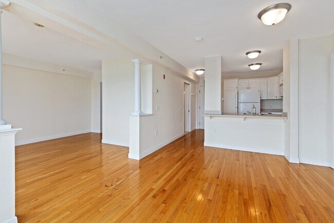 Building Photo - 145 Bennington St