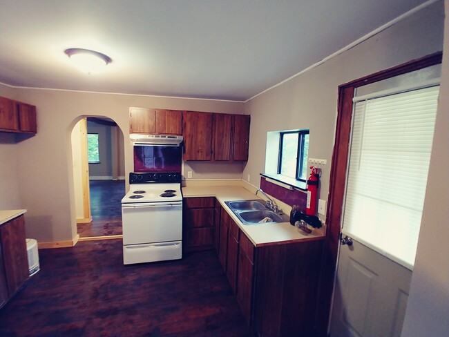 Building Photo - 48 3rd St