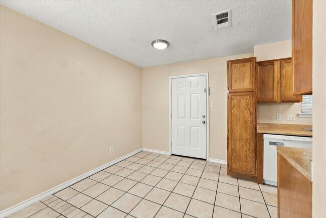 Building Photo - 403 N 7th St