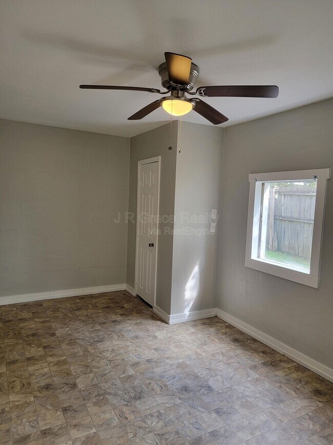 Foto del edificio - 1118 Oaklawn St