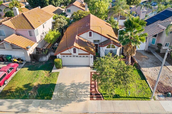 Foto del edificio - Beautifully Single Story 3 Bed/2 Bath Home...