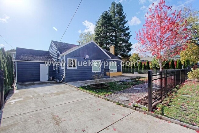 Foto del edificio - 3 Bed, 2 Bath Home Near Mill City Park in Portland