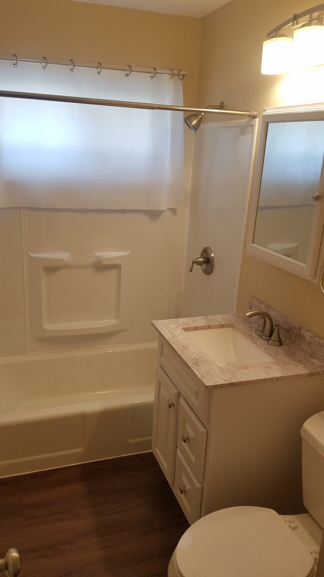 Foto del edificio - 9033 W Crawford Ave