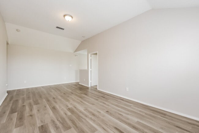 Foto del edificio - 2628 Loch Wood Dr