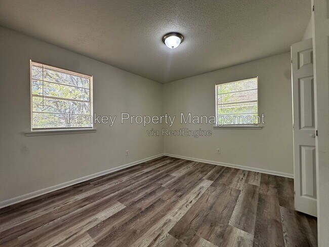 Building Photo - 4112 Elam St