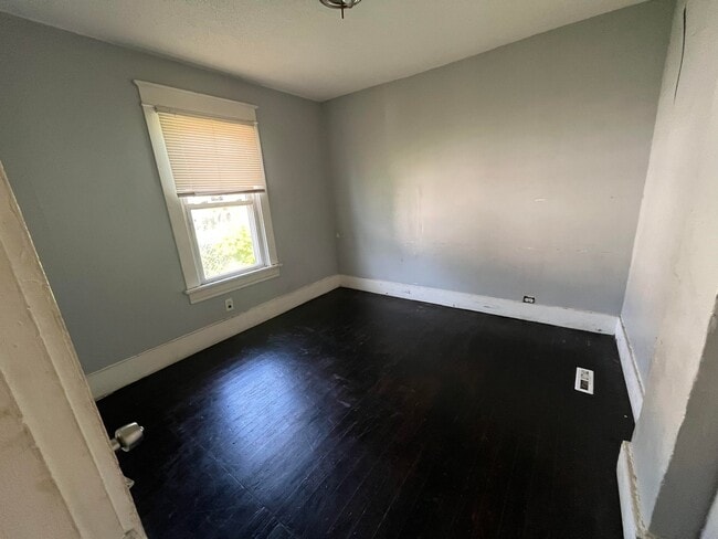 Building Photo - 802 N 71st St