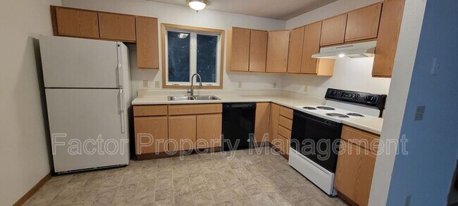 Foto del edificio - 158 Balcerzak Dr