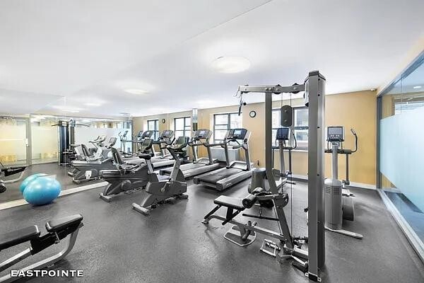 Foto del edificio - 516 W 47th St