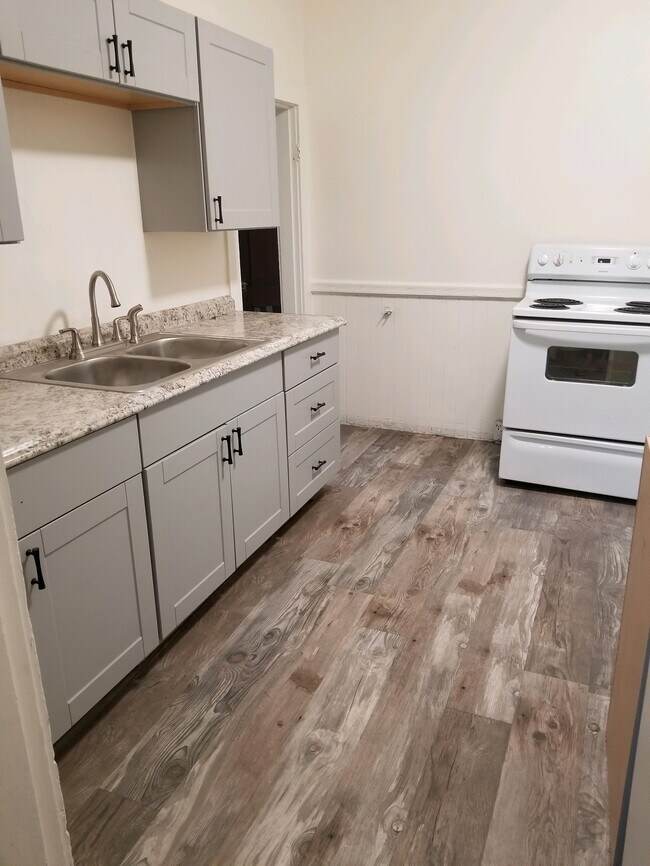 Foto del edificio - 10 N Touchet St