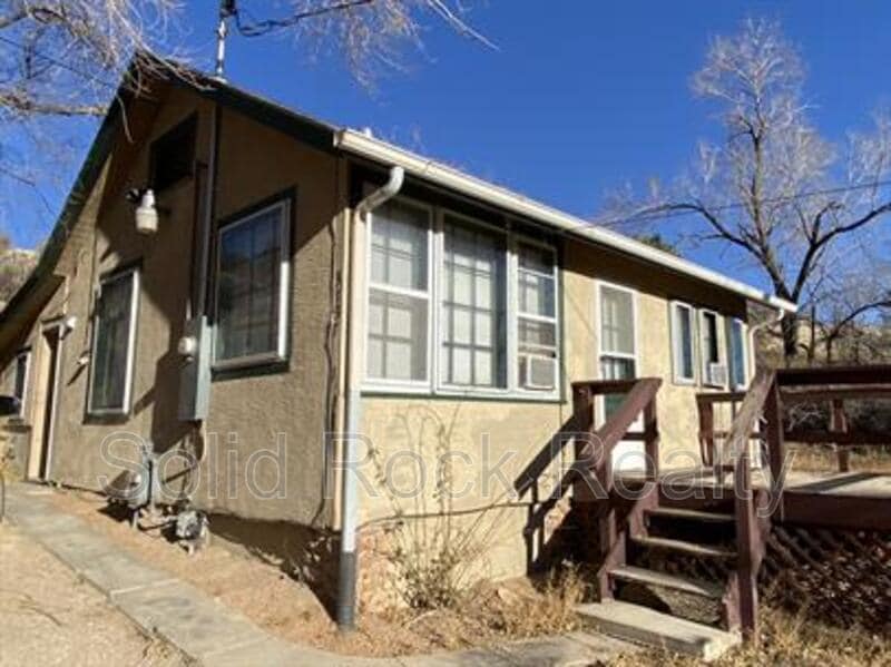 Primary Photo - 3137 W Kiowa St