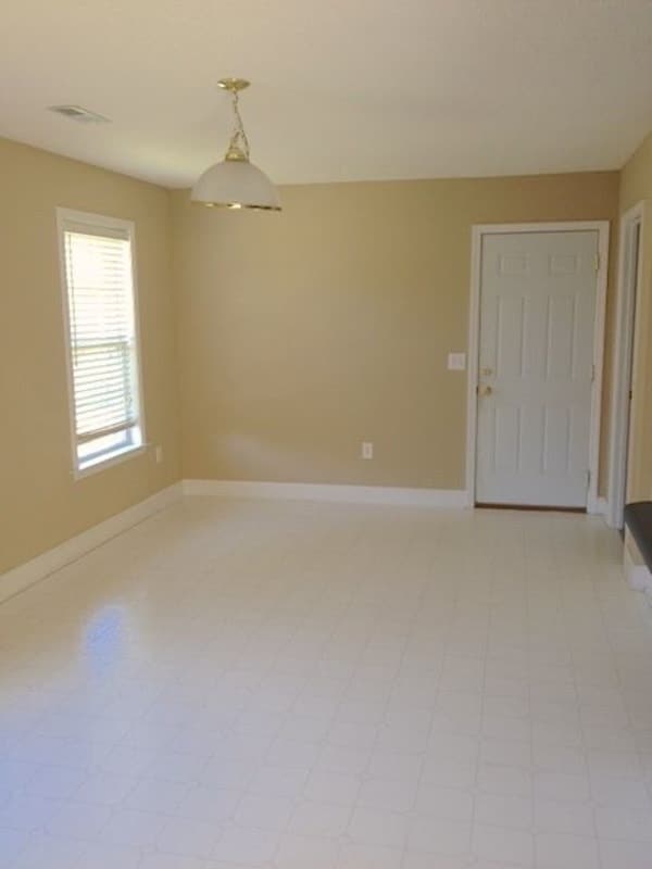 Building Photo - 10 Pasture View Ct