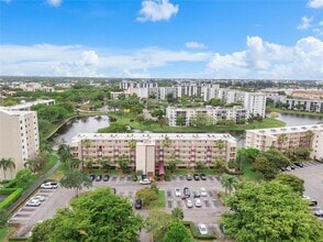Building Photo - 2108 S Cypress Bend Dr