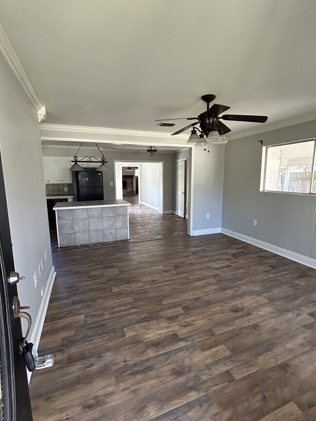 Foto del edificio - 3218 Seminole Dr