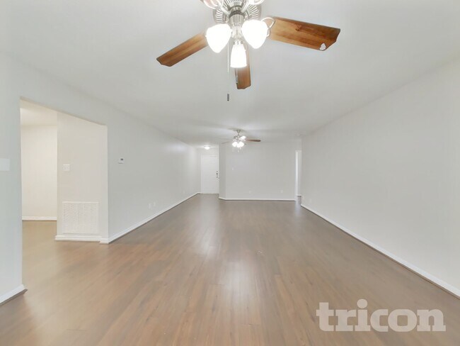 Foto del edificio - 28707 Binefield St