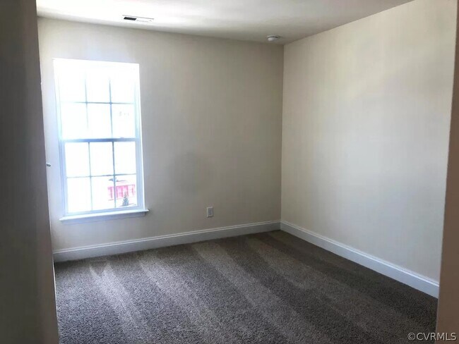 Foto del edificio - 6831 Dunton Rd