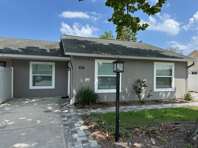 Building Photo - 2821 Nordman Ave