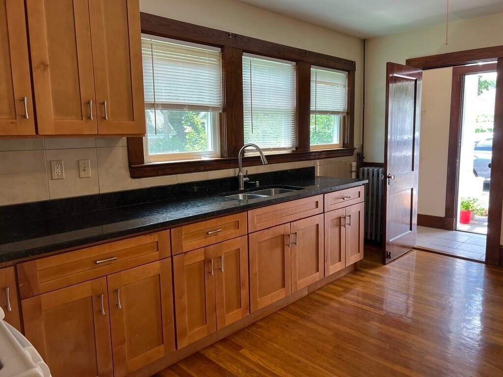 Foto principal - 277 Lexington St