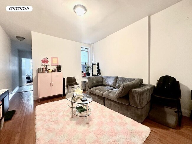 Foto del edificio - 448 W 55th St