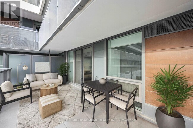 Building Photo - 120 Varna Dr