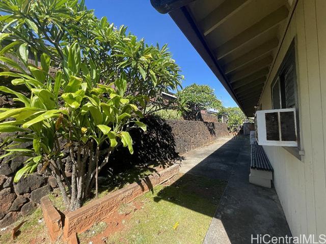 Building Photo - 98-1726-1726 Halakea St